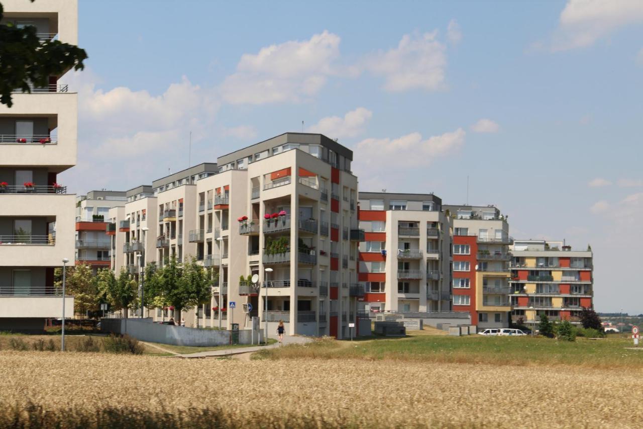 Element Prag Airport Apartment Kültér fotó