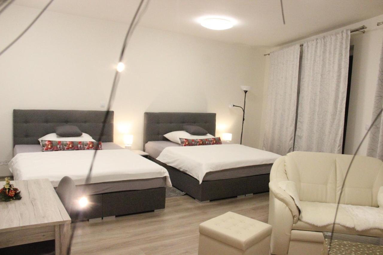 Element Prag Airport Apartment Kültér fotó