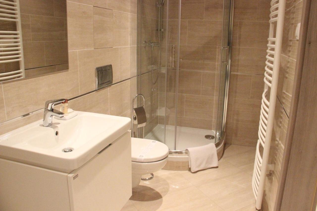 Element Prag Airport Apartment Kültér fotó