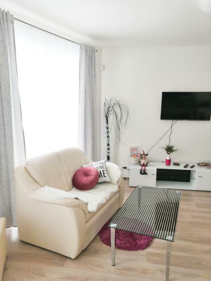 Element Prag Airport Apartment Kültér fotó