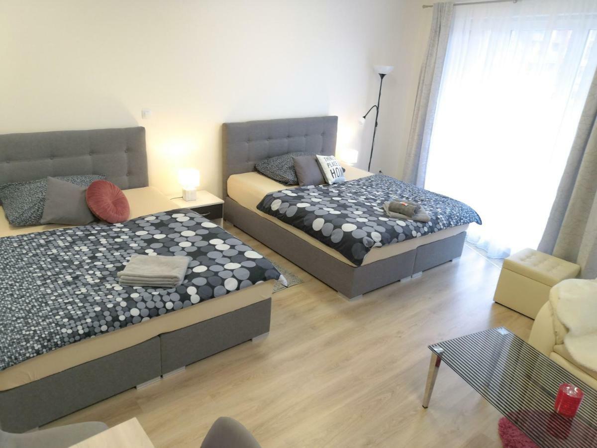 Element Prag Airport Apartment Kültér fotó