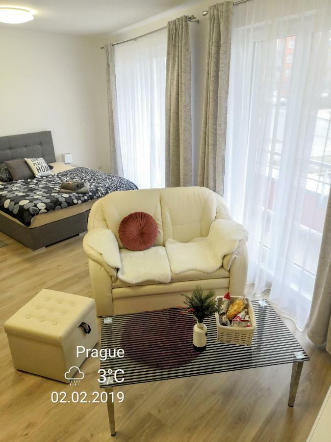 Element Prag Airport Apartment Kültér fotó